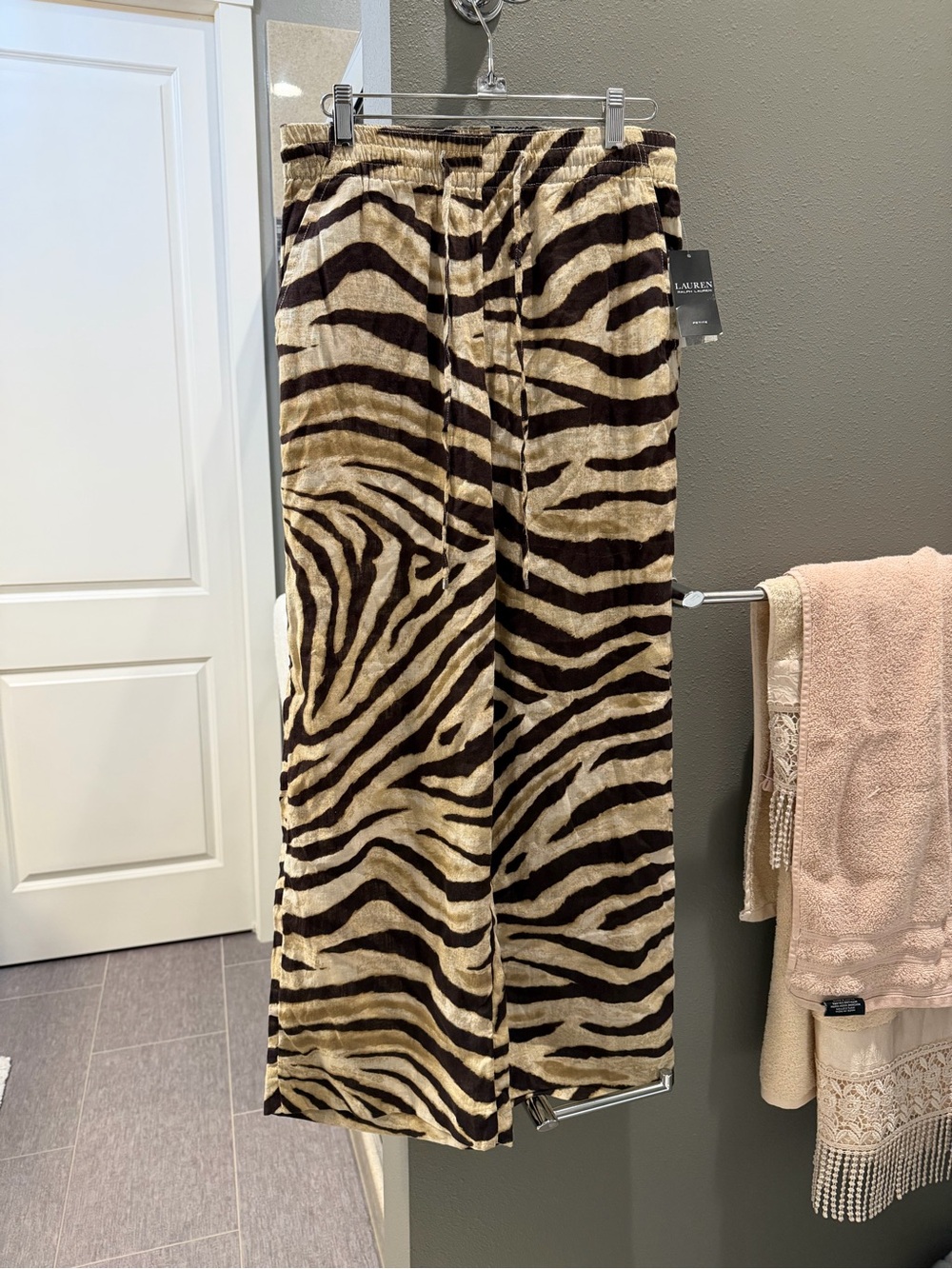 Ralph Lauren Zebra-Print Wide Leg Pants in Black & Cream - Picture 2 of 5